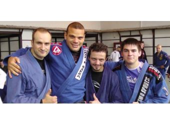 Владимир Ермалкович: «Если в джиу-джитсу соперник поймал вас на треуго... Владимир Ермалкович: «Если в джиу-джитсу соперник поймал вас на треуго...