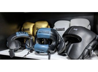 Как правильно посадить одноразмерный шлем мексиканского стиля... Как правильно посадить одноразмерный шлем мексиканского стиля...